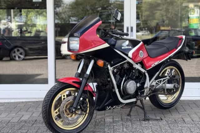 Honda VF (1982) thumbnail 2