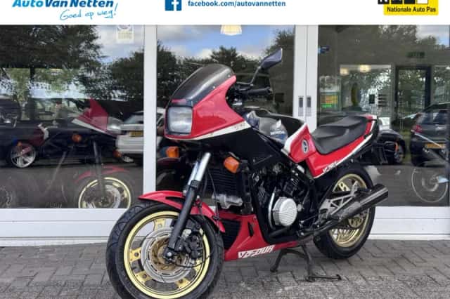 Honda VF (1982) thumbnail 1