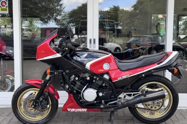 Honda VF (1982) thumbnail 3