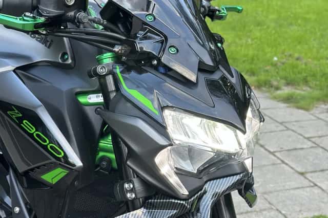 Kawasaki Z900 (2024) thumbnail 4