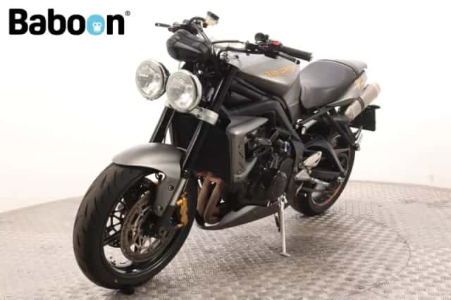 Triumph Street Triple R (2011) thumbnail 4