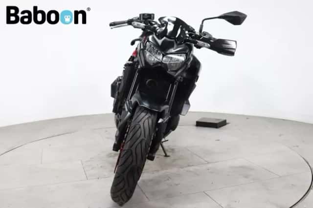 Kawasaki Z900 (2021) thumbnail 3