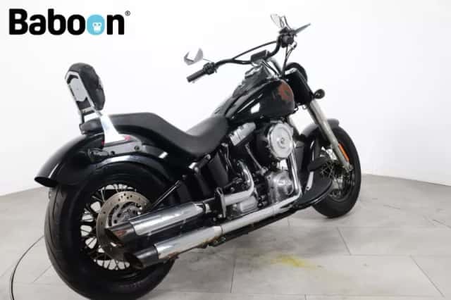 Harley-Davidson Softail (2015) thumbnail 2