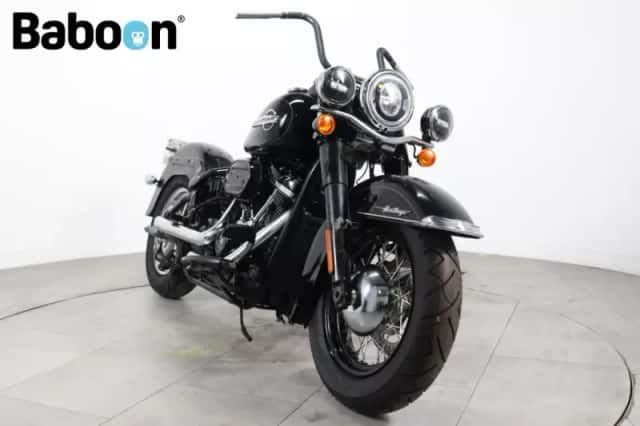 Harley-Davidson Softail (2018) thumbnail 3