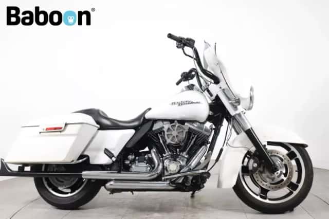 Harley-Davidson Street Glide (2011) thumbnail 1