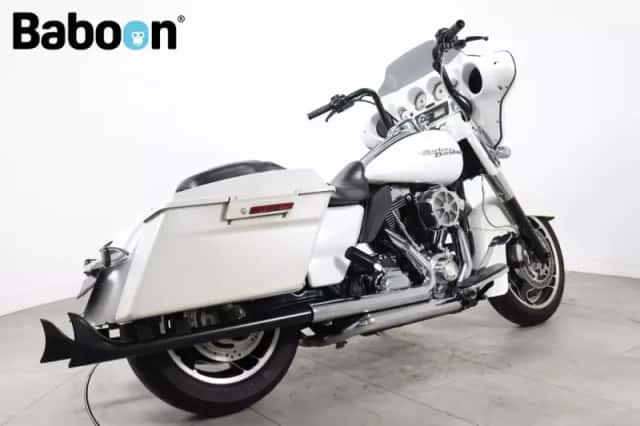 Harley-Davidson Street Glide (2011) thumbnail 5