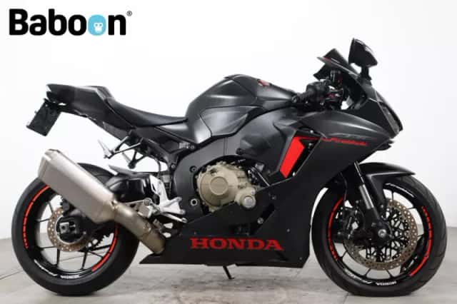 Honda CBR1000RR (2017) thumbnail 1
