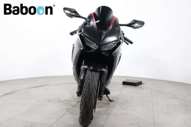 Honda CBR1000RR (2017) thumbnail 3