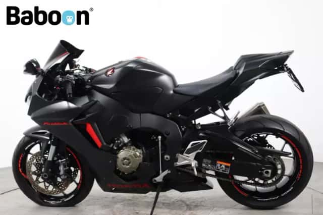Honda CBR1000RR (2017) thumbnail 5