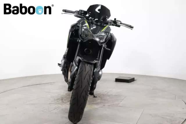 Kawasaki Z900 (2018) thumbnail 3