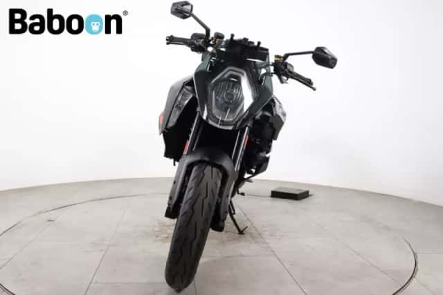 KTM 1290 Super Duke (2019) thumbnail 3