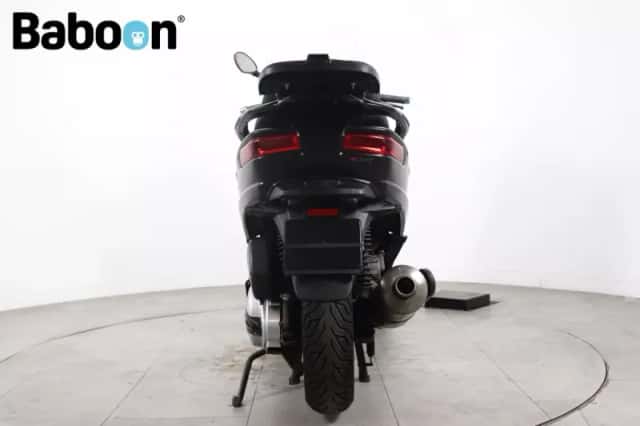 Piaggio MP3 500 (2014) thumbnail 3