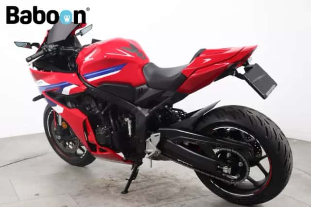 Honda CBR650R (2025) thumbnail 4