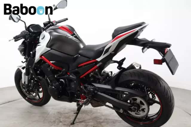 Kawasaki Z900 (2023) thumbnail 4