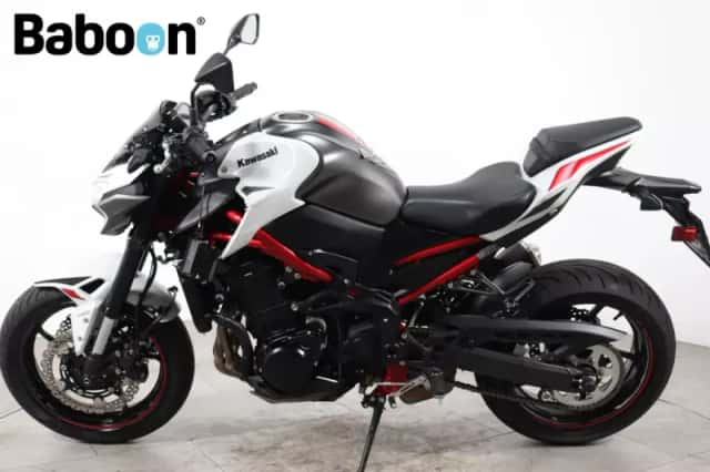Kawasaki Z900 (2023) thumbnail 5