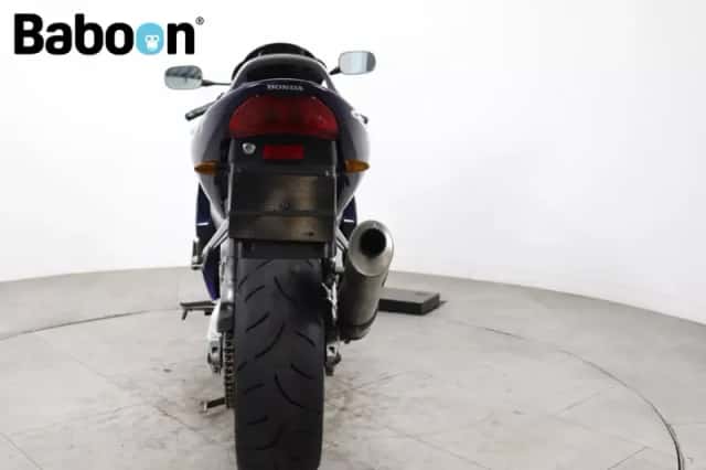 Honda CBR600F (2003) thumbnail 3
