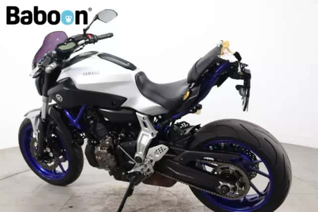 Yamaha MT-07 (2015) thumbnail 4