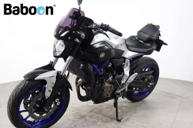 Yamaha MT-07 (2015) thumbnail 6