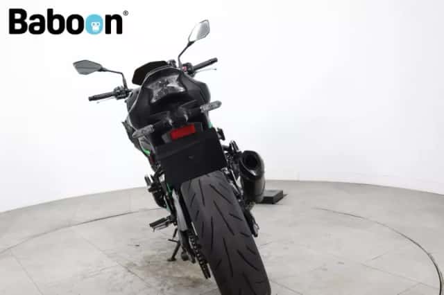 Kawasaki Z900 (2024) thumbnail 3