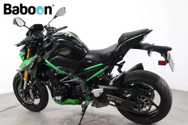 Kawasaki Z900 (2024) thumbnail 4