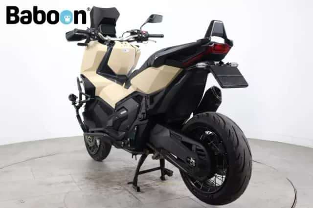 Honda X ADV (2022) thumbnail 4