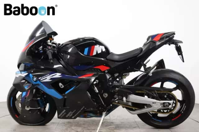 BMW M 1000 RR (2024) thumbnail 2