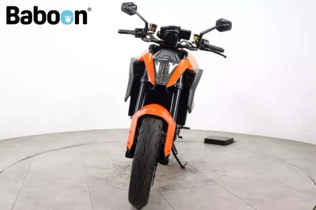 KTM 1290 SuperDuke R (2018) thumbnail 3