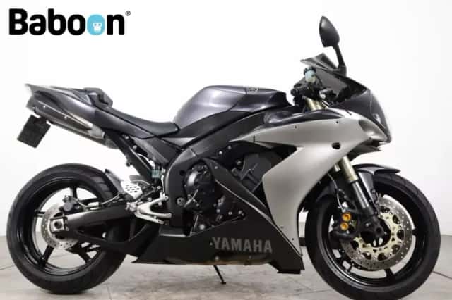 Yamaha YZF-R1 (2004) thumbnail 1