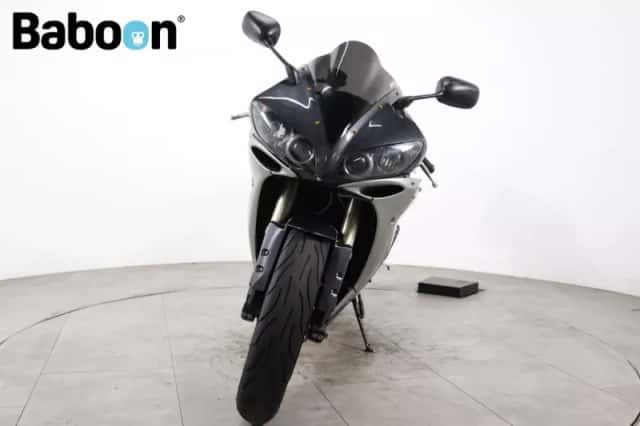 Yamaha YZF-R1 (2004) thumbnail 3