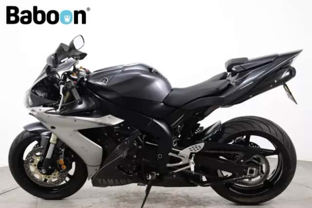 Yamaha YZF-R1 (2004) thumbnail 5