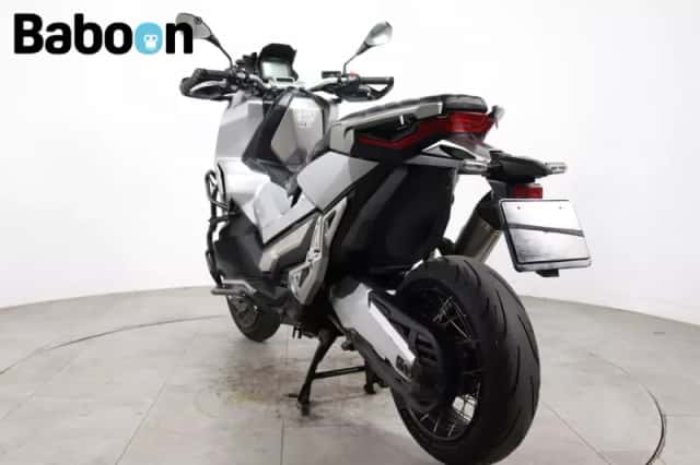 Honda X ADV (2018) thumbnail 6