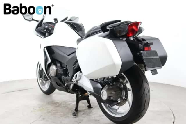 Honda VFR1200 (2011) thumbnail 2