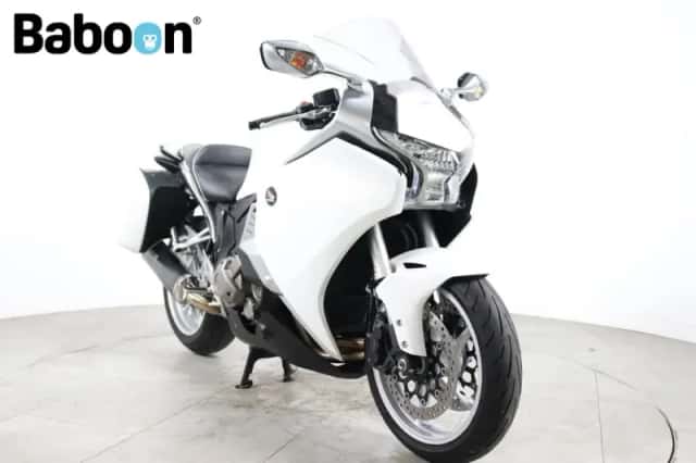 Honda VFR1200 (2011) thumbnail 6