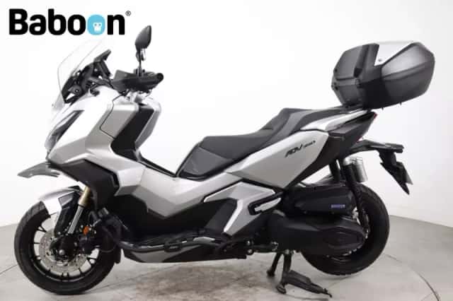 Honda Adv 350 (2023) thumbnail 5