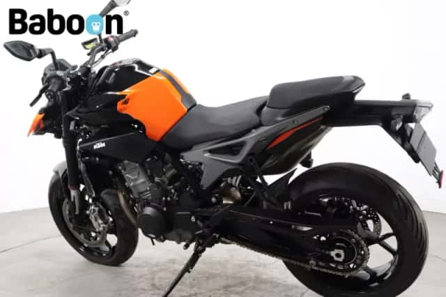 KTM 790 Duke (2025) thumbnail 2