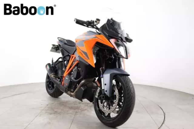 KTM 1290 Super Duke GT (2023) thumbnail 2