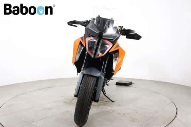 KTM 1290 Super Duke GT (2023) thumbnail 3