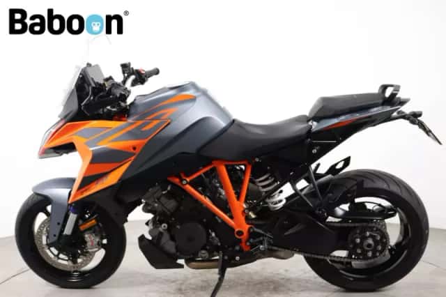 KTM 1290 Super Duke GT (2023) thumbnail 5