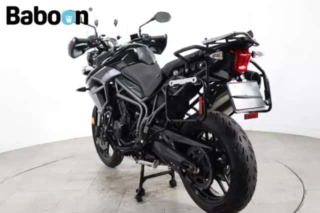 Triumph Tiger 800 XRX (2017) thumbnail 2