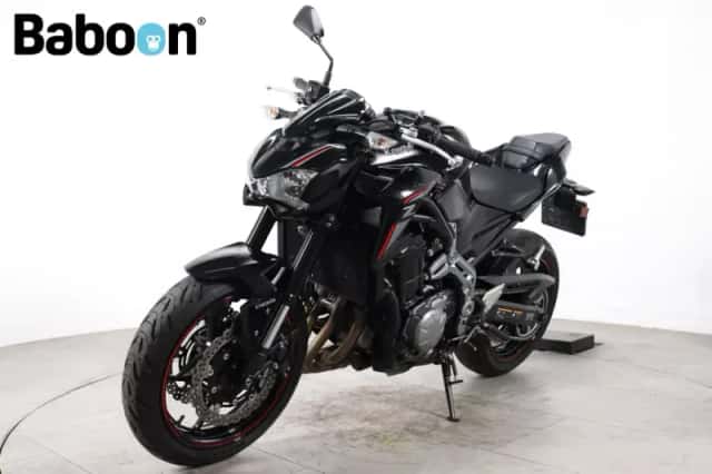 Kawasaki Z900 (2018) thumbnail 4