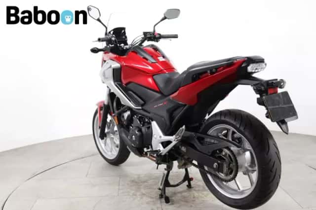 Honda NC750X (2017) thumbnail 2