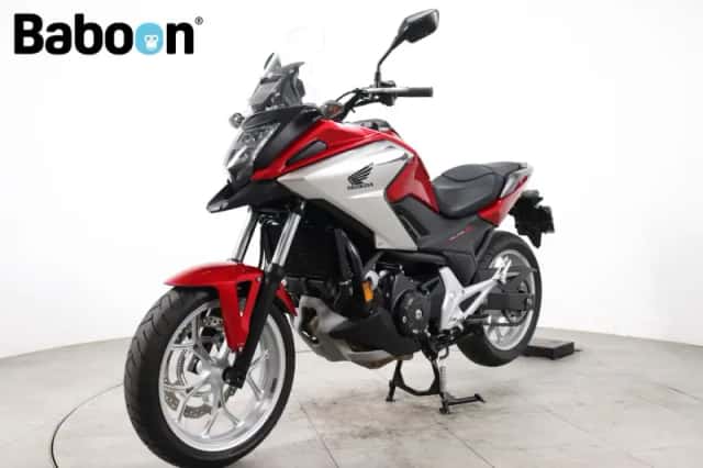 Honda NC750X (2017) thumbnail 4