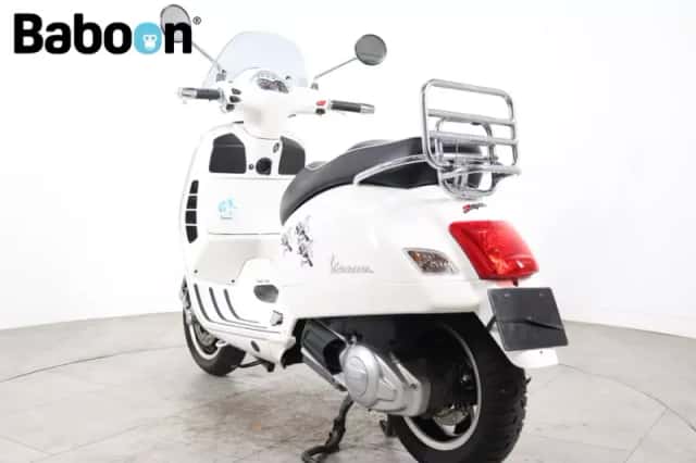 Vespa GTS 125 (2011) thumbnail 6