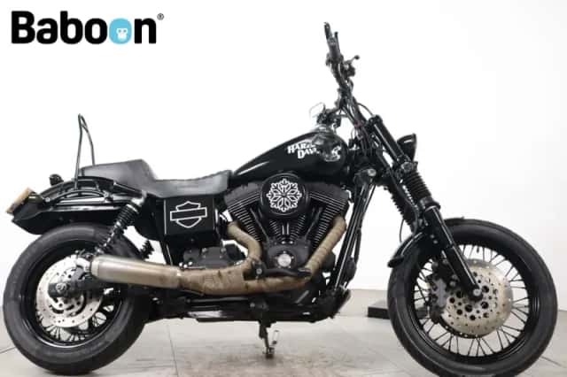 Harley-Davidson Street Bob (2006) thumbnail 1