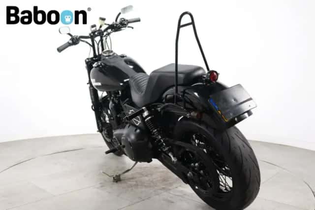 Harley-Davidson Street Bob (2006) thumbnail 6
