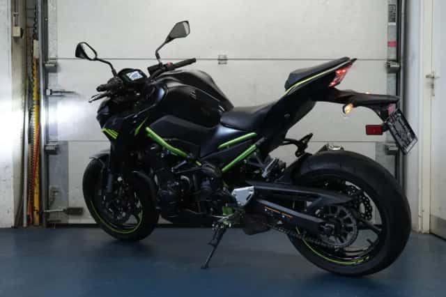 Kawasaki Z900 (2021) thumbnail 4