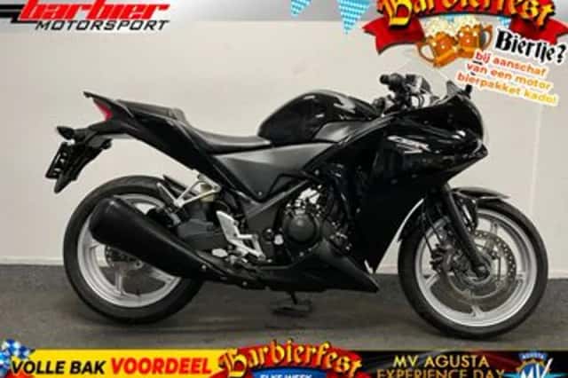 Honda CBR250R (2011) thumbnail 1