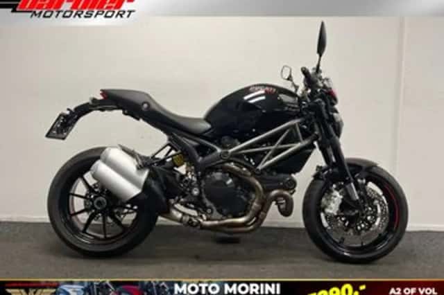 Ducati M 1100 EVO (2011) thumbnail 1
