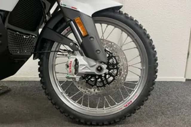 MV Agusta LXP Orioli (2025) thumbnail 6