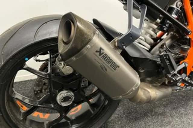 KTM 1290 SuperDuke R (2014) thumbnail 3